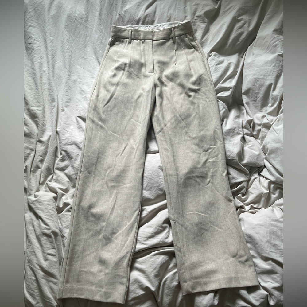 Aritzia Effortless Pant